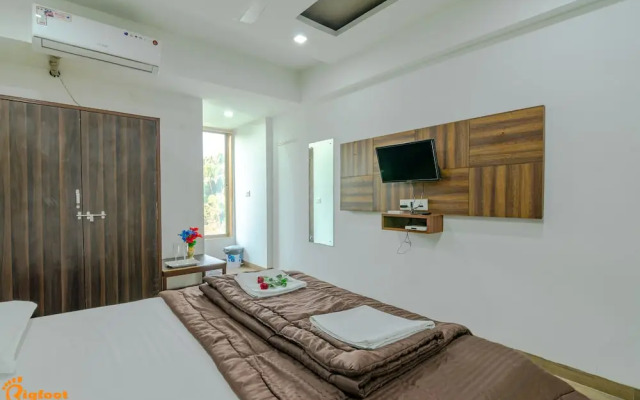 White House Beach Resort