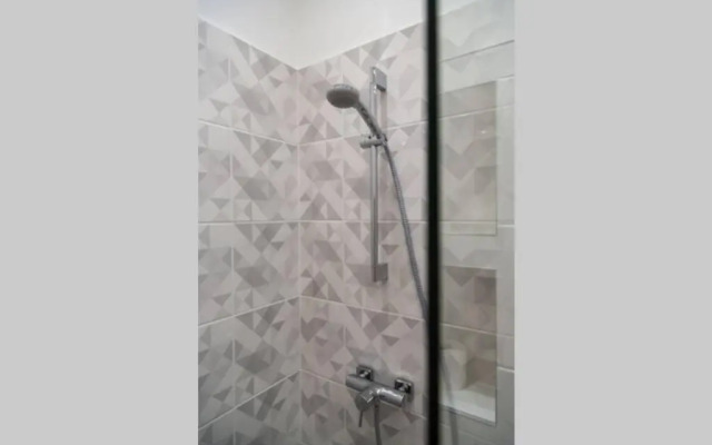 Premium Apartment by Hi5 - Central 1 bedroom (217)