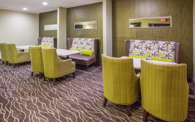 Holiday Inn Express Hotel & Suites St. Paul-Woodbury by IHG