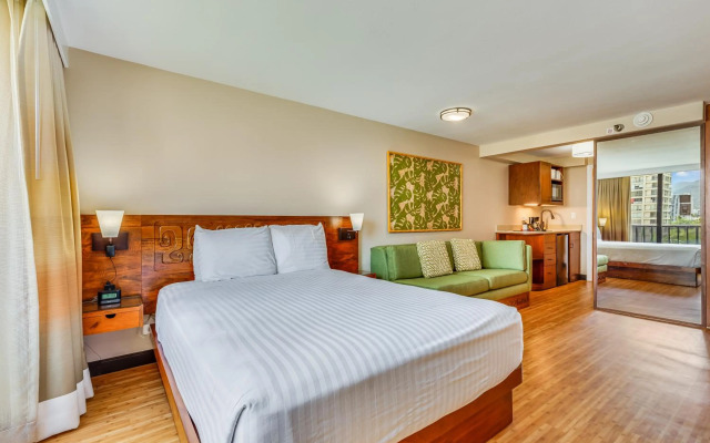 Castle Bamboo Waikīkī Hotel