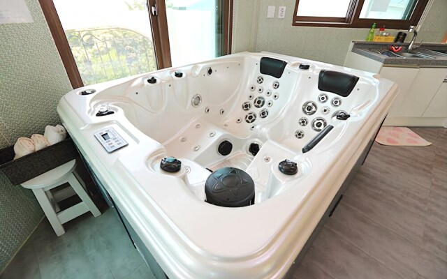 Ganghwa Rulru Ralra Pension