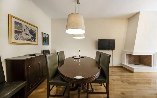 New renovated apt 2' to Acropolis museum