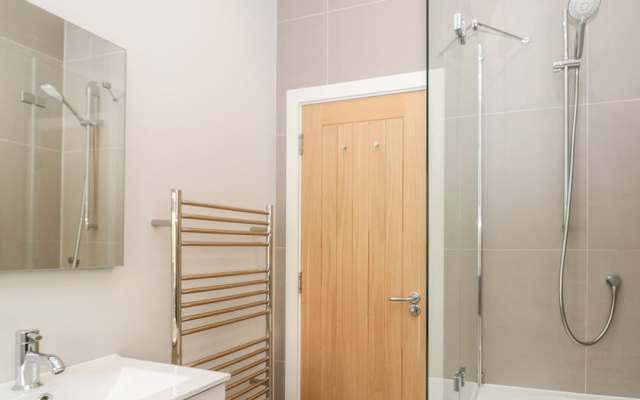2 The Manor House, Hillfield Village