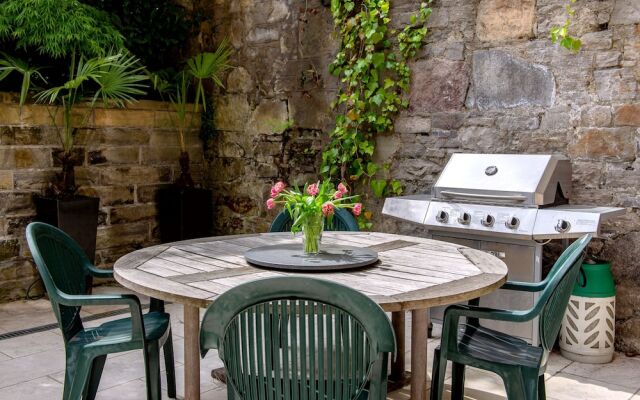 Deluxe Edinburgh Retreat Apartment