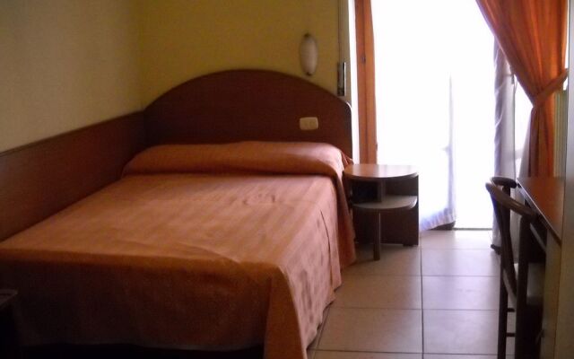 Hotel Sayonara