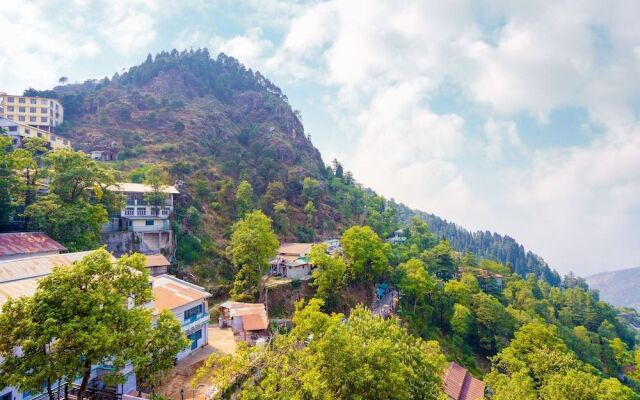 OYO 13693 Home Royal Wood 3BHK Mall Road