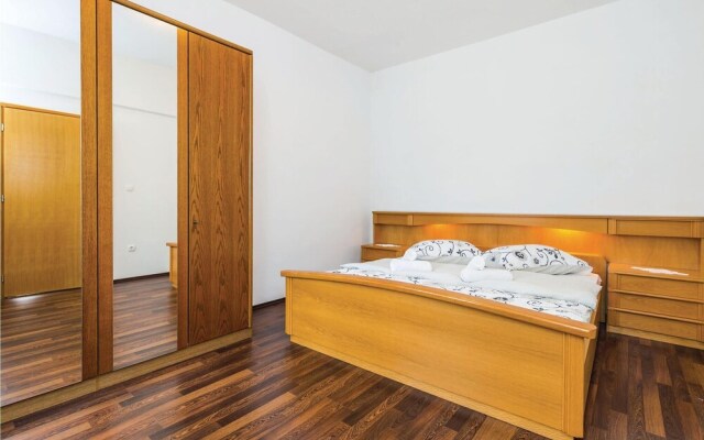 Beautiful Apartment in Lukovo Sugarje With 2 Bedrooms