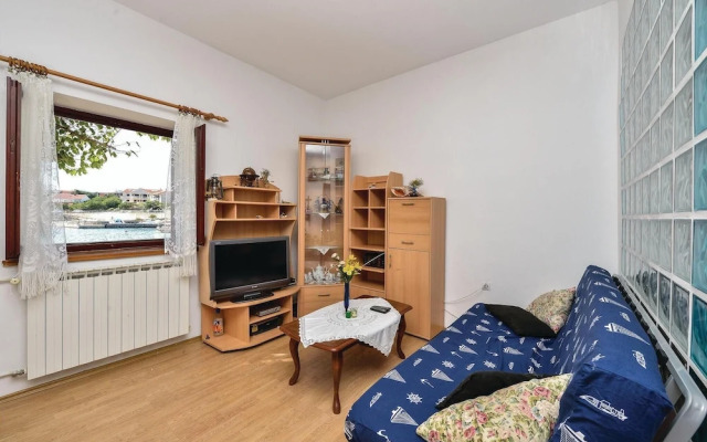 Amazing Home in Lun With Wifi and 3 Bedrooms