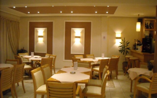 Iris Hotel