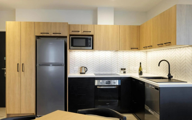 Rooftop Retreat - Mount Maunganui Holiday Home