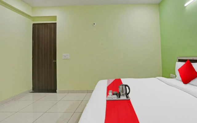 Oyo Flagship 700795 Pl Residency