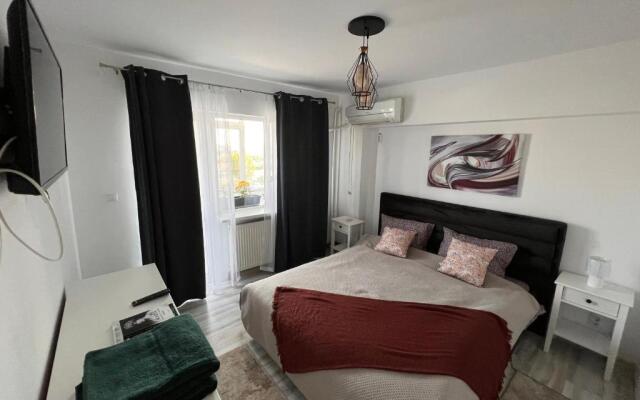 2 rooms apartment Airy & Bright PALAS Center