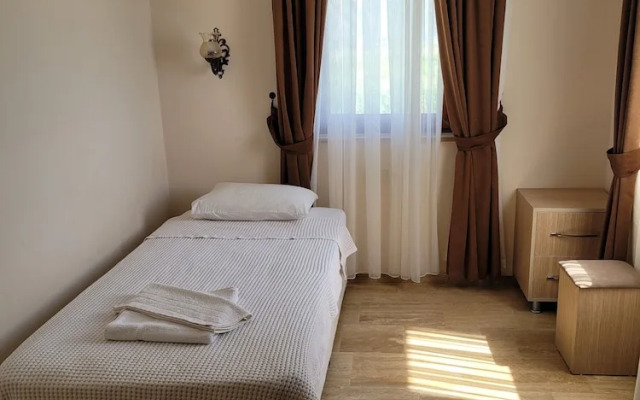 Oasis Apart Hotel