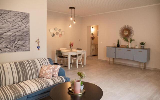 Lefko’s house- Contemporary, fully renovated house