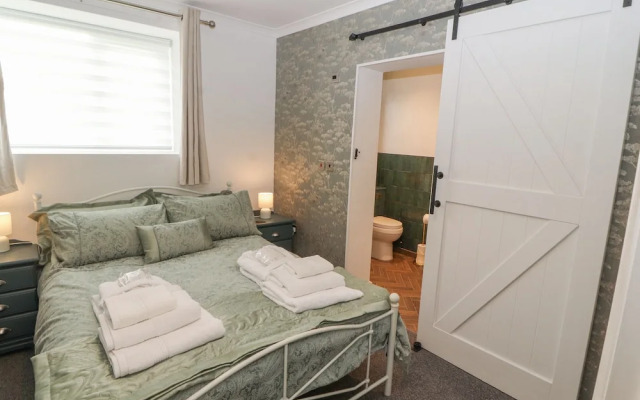 The Hideaway @ Waverton Villa