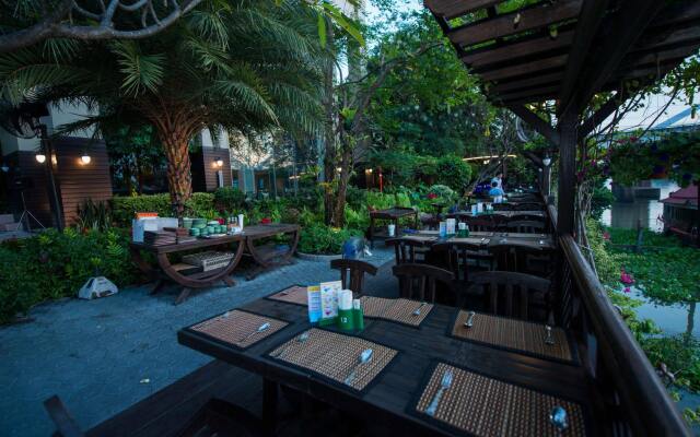 Krungsri River Hotel