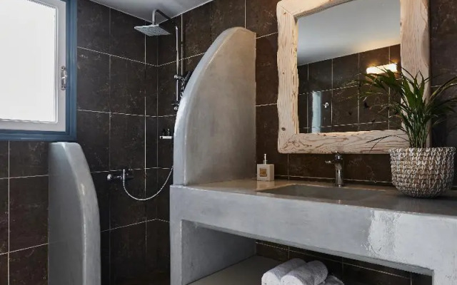 Athiri Santorini Hotel