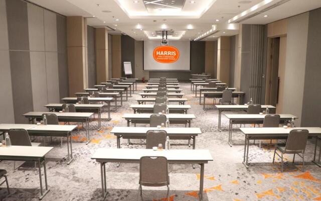 HARRIS Hotel & Conventions Bundaran Satelit Surabaya