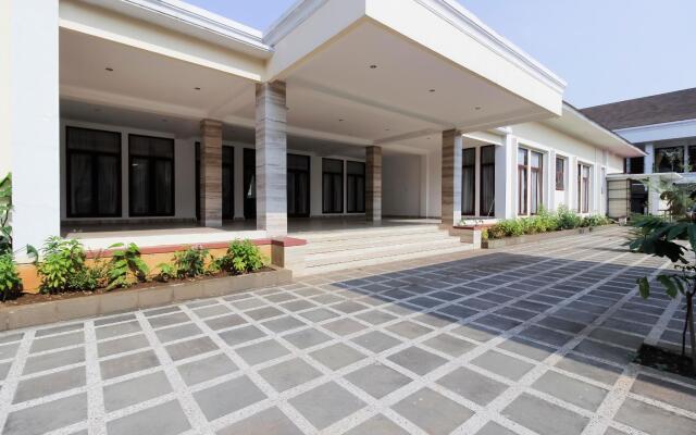 RedDoorz Premium @ Gandaria Jagakarsa