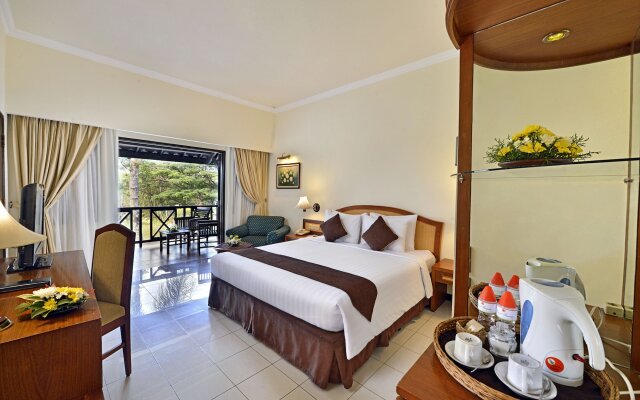 Grand Whiz Hotel Trawas