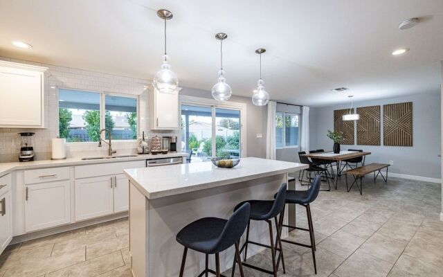 Phoenix Winchcomb 3 Bedroom Home by RedAwning