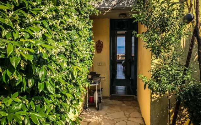 Kiranis Seaview Villa Barbati Beach