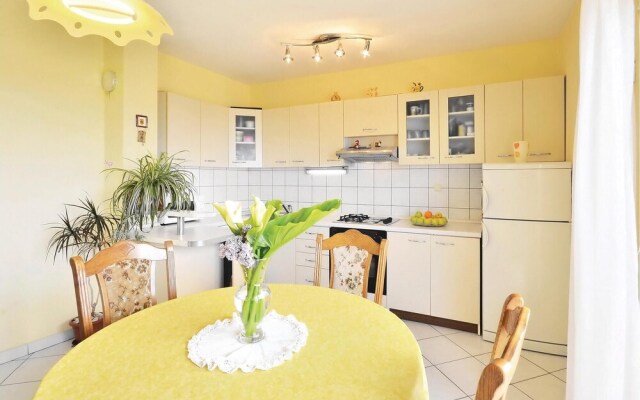 Stunning Home in Dugi Rat With Wifi and 1 Bedrooms