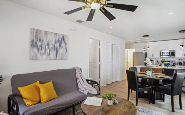 Your Amazing 3br/2ba Downtown Delight!