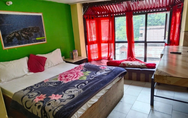 Goroomgo Avon Nainital