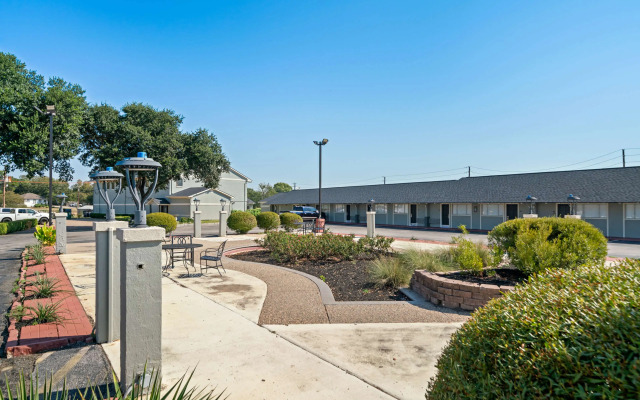 Americas Best Value Inn & Suites Brenham