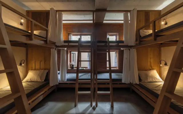 Hachi Homestay & Spa