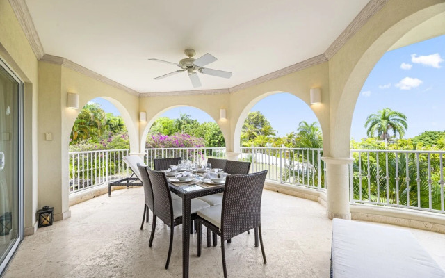 Royal Apartment 221 by Island Villas