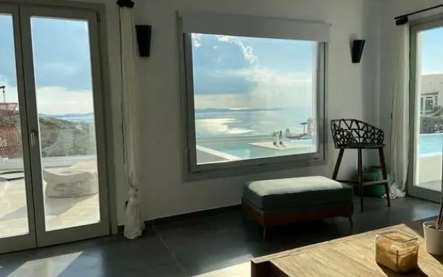 Villa Oggi With Jacuzzi and Pool