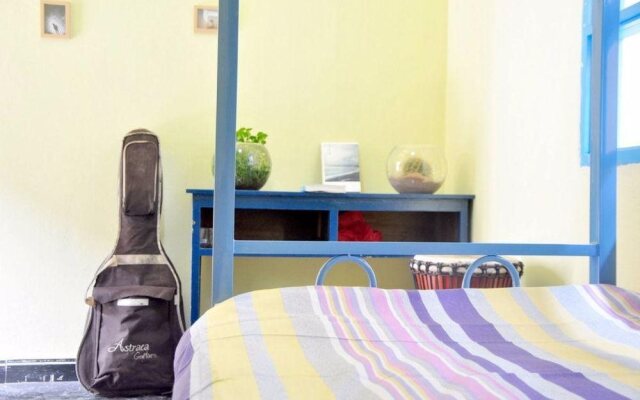 Dali 12 times international youth hostel