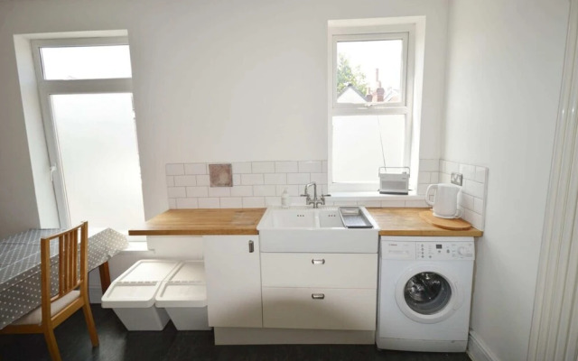 2 Bedroom Home in Gloucester Road