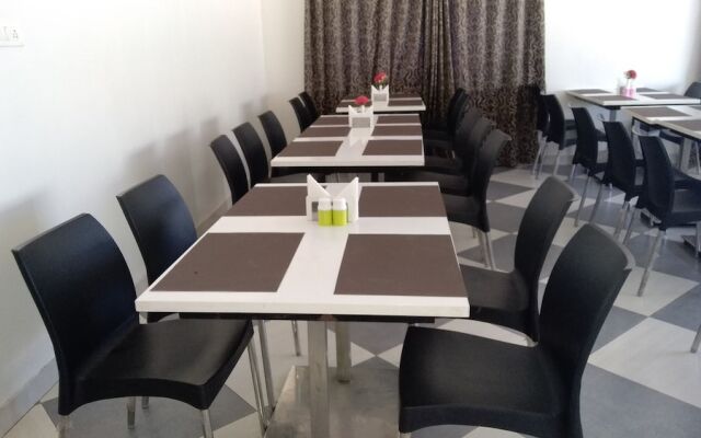 Hotel Pearl Residency