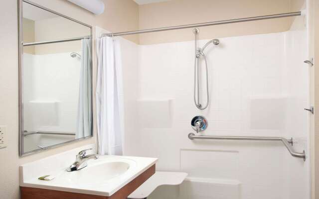 Extended Stay America Select Suites - Cleveland - Airport