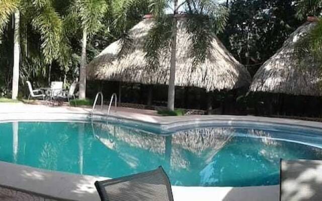 Green Jungle Hotel y Restaurante