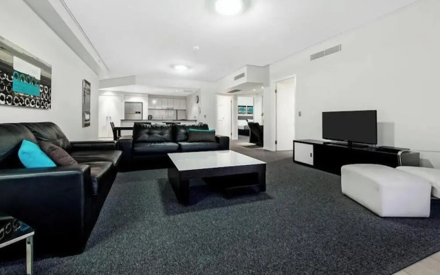 3BRM Broadbeach Skyline Nook
