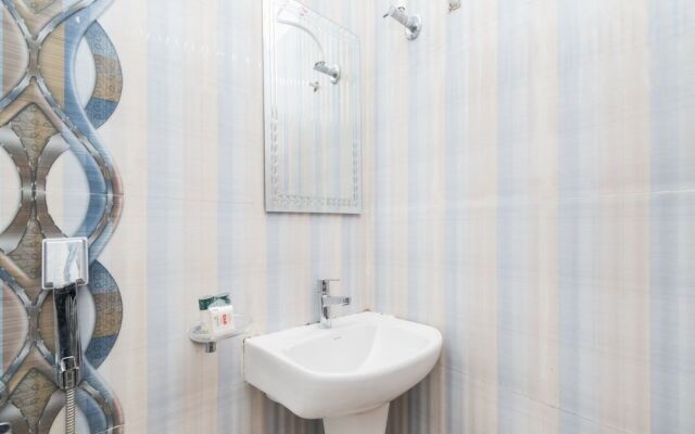 OYO 10398 Hotel Parijayee