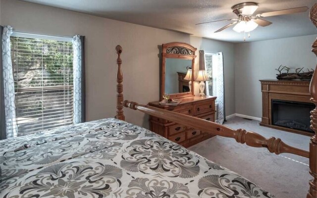 Lassie's Lodge - Three Bedroom Cabin