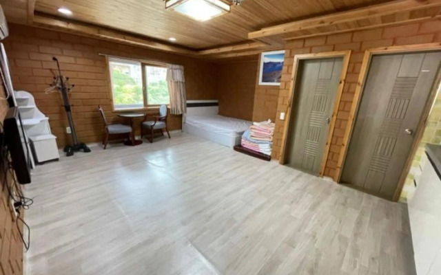 Jecheon Wolsong Garden Pension