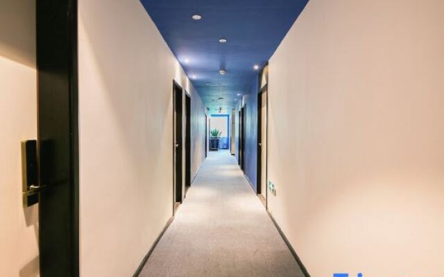 Waito Hotel (Guangzhou Kecun Metro Station Liying Plaza)