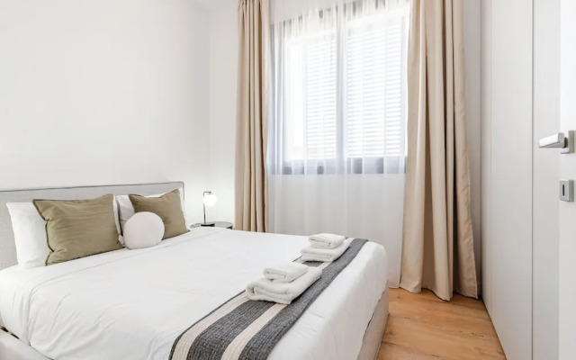 Yamas Urban Living Sequoia Residence