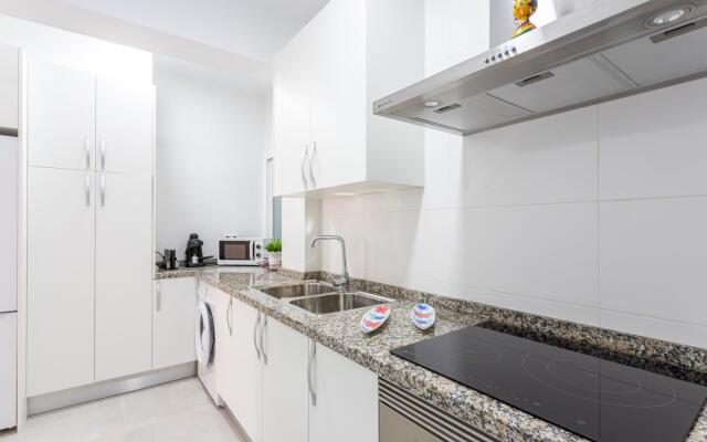 Fuengirola Puerto Apartment by GHR Rentals