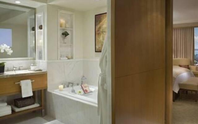 The Ritz-Carlton, Toronto