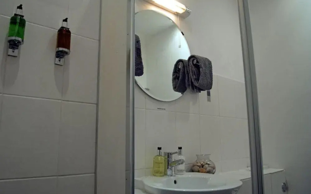 Brookside Villa B&B