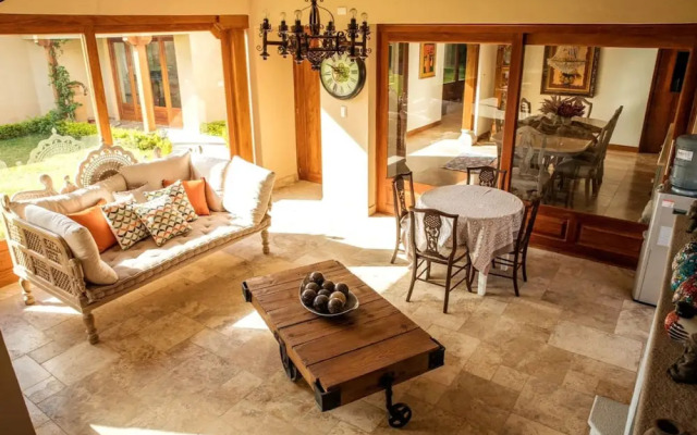 Luxury Guayllabamba House Gym Jacuzzi Parking Pool Wifi