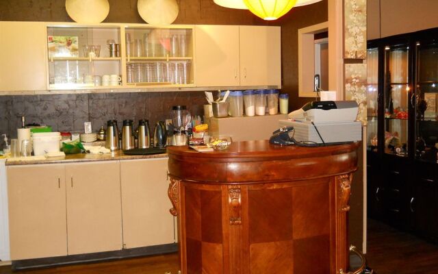 Econo Lodge Inn & Suites