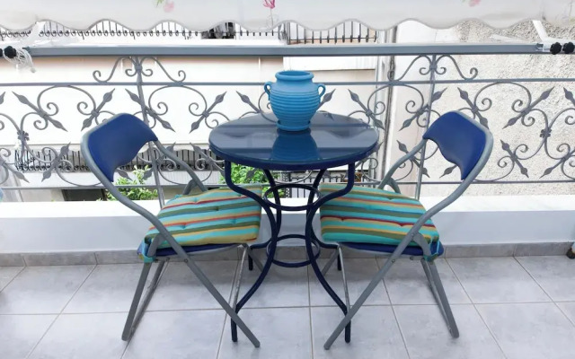 Chrisoupoli Cheerful 2 Bd Apt w Balcony